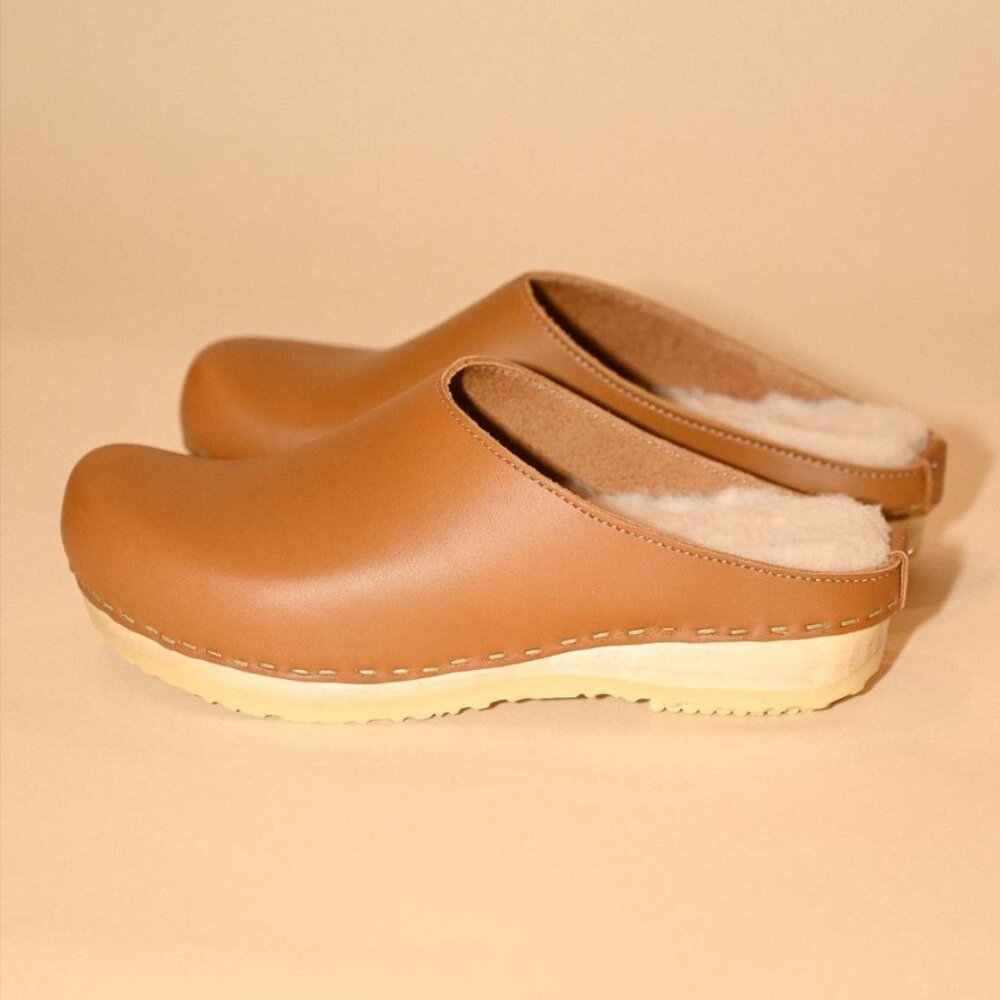 No.6 Reid Clog with Shearling on Flat Base in Palomino -- Size 38